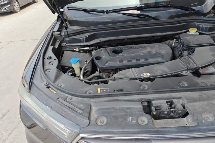 Used Haval H6 2017 Blue Label 2.0T Automatic Two-Wheel Drive Leading Model Engine Bay Right