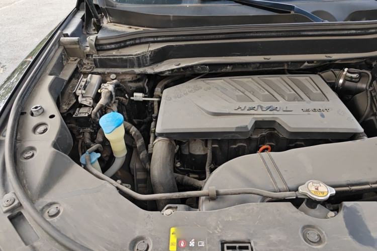 Used Haval H6 2017 Blue Label 1.5T Automatic Two-Wheel Drive ZhiShang Model Engine Bay Right