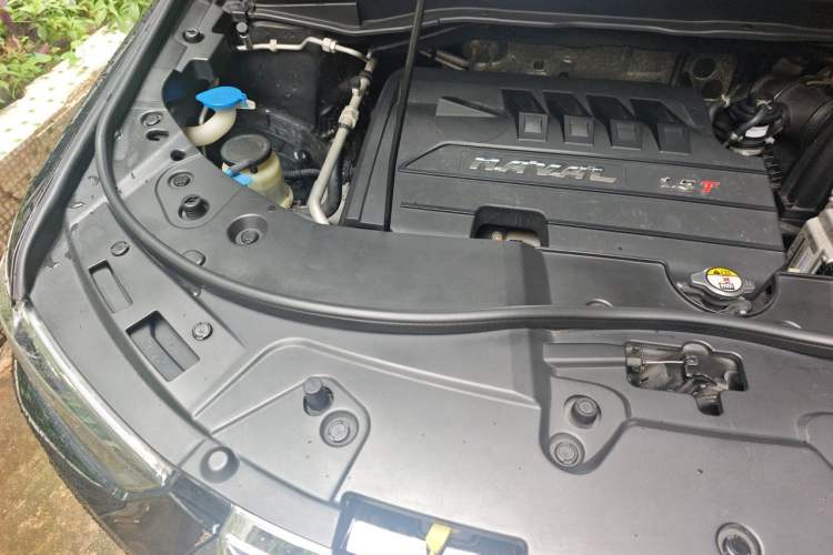 Used Haval H6 2017 Blue Label Sport Edition 1.5T Automatic Two-Wheel Drive Luxury Model Engine Bay Right