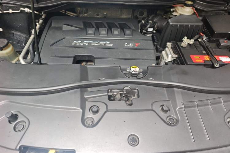 Used Haval H6 2017 Blue Label Sport Edition 1.5T Automatic Two-Wheel Drive Luxury Model Engine Bay