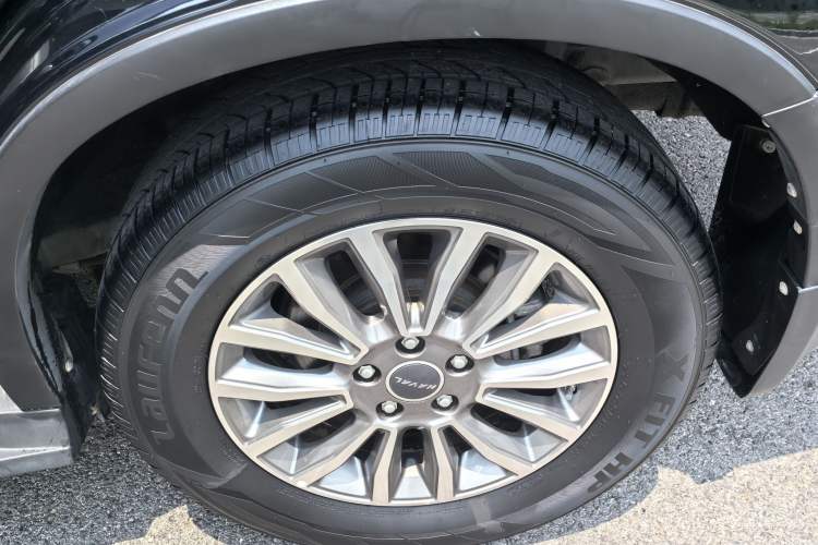 Used Haval H6 2017 Restyled Red-Label Sport Version 1.5T Automatic Two-Wheel Drive Luxury Trim Exterior 4