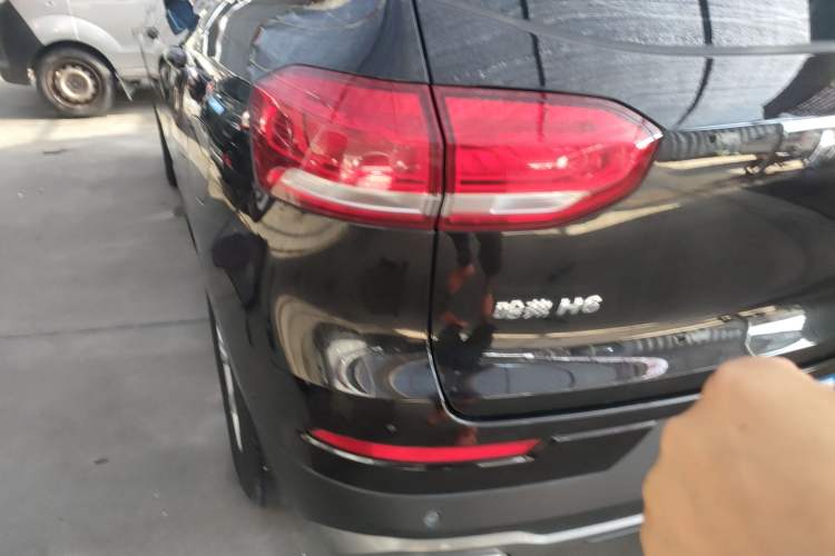 Used Haval H6 2017 Red-Label 1.5T Automatic Two-Wheel Drive Luxury Model Exterior 9