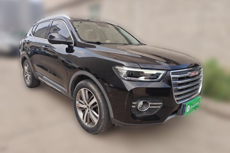 Used Haval H6 2017 Red Label 2.0T Automatic Two-Wheel Drive ZhiShang Model Front Right 45 Deg