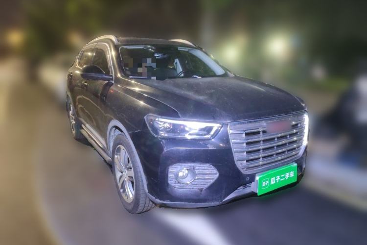 Used Haval H6 2017 Red Label 2.0T Automatic Two-Wheel Drive ZhiShang Model Front Right 45 Deg