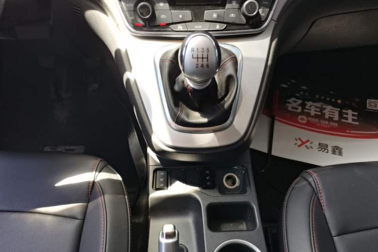 Used Haval H6 2017 Blue Label Sport Edition 1.5T Manual Two-Wheel Drive Elite Model Gear Lever