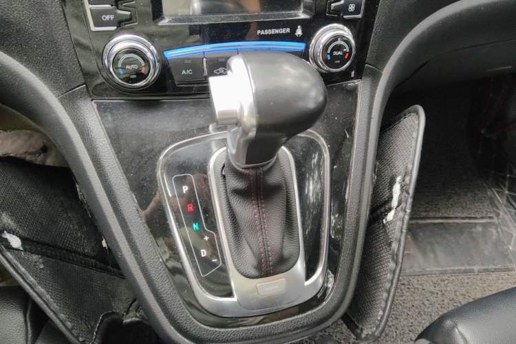 Used Haval H6 2017 Classic Edition 1.5T Automatic Two-Wheel Drive Elite Model Gear Lever