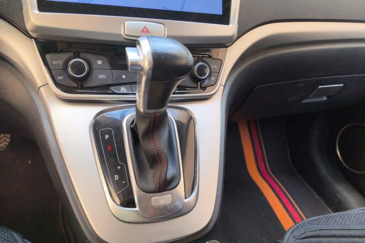 Used Haval H6 2017 Blue Label Sport Edition 1.5T Automatic Two-Wheel Drive Luxury Model Gear Lever