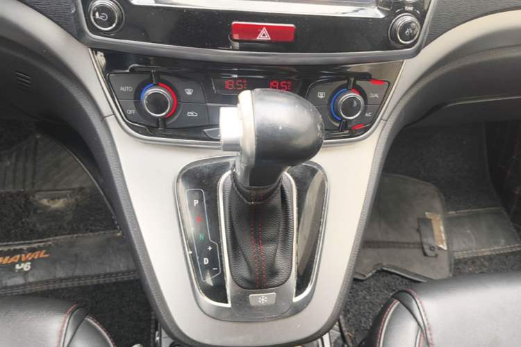 Used Haval H6 2017 Red-Label Sport Edition 1.5T Automatic Two-Wheel Drive Luxury Model Gear Lever