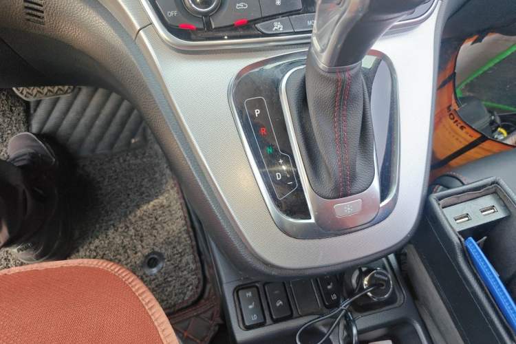 Used Haval H6 2017 Red-Label Sport Edition 1.5T Automatic Two-Wheel Drive Luxury Model Gear Lever