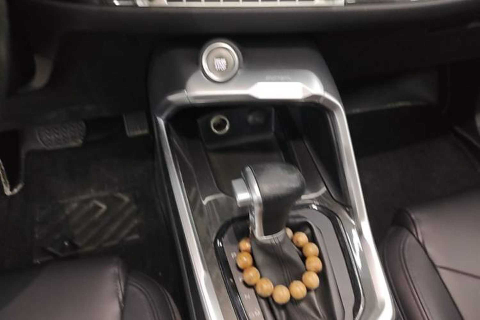 Used Haval H6 2017 Blue Label 1.5T Automatic Two-Wheel Drive ZhiShang Model Gear Lever
