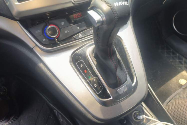 Used Haval H6 2017 Red-Label Sport Edition 1.5T Automatic Two-Wheel Drive Luxury Model Gear Lever