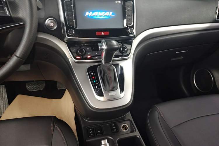 Used Haval H6 2017 Red-Label Sport Edition 1.5T Automatic Two-Wheel Drive Luxury Model Gear Lever
