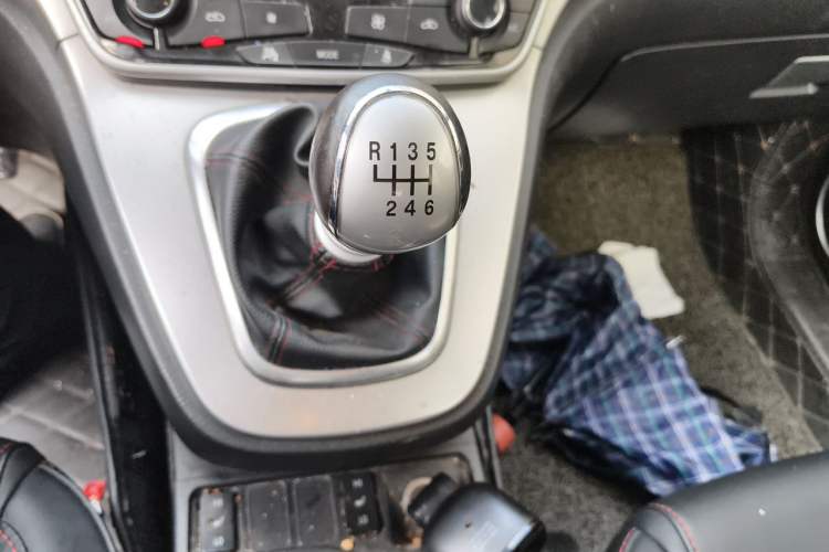 Used Haval H6 2017 Blue Label Sport Edition 1.5T Manual Two-Wheel Drive Elite Model Gear Lever