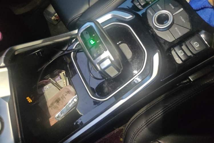 Used Haval H6 2017 Blue Label 2.0T Automatic Two-Wheel Drive Smart Edition Gear Lever