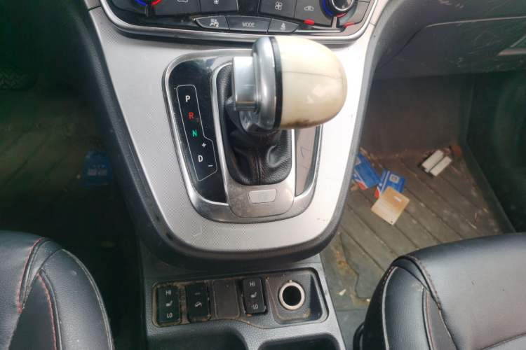 Used Haval H6 2017 Red-Label Sport Edition 1.5T Automatic Two-Wheel Drive Luxury Model Gear Lever