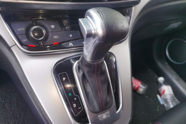 Used Haval H6 2017 Blue Label Sport Edition 1.5T Automatic Two-Wheel Drive Luxury Model Gear Lever
