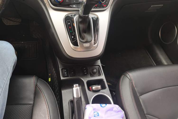 Used Haval H6 2017 Red-Label Sport Edition 1.5T Automatic Two-Wheel Drive Luxury Model Gear Lever