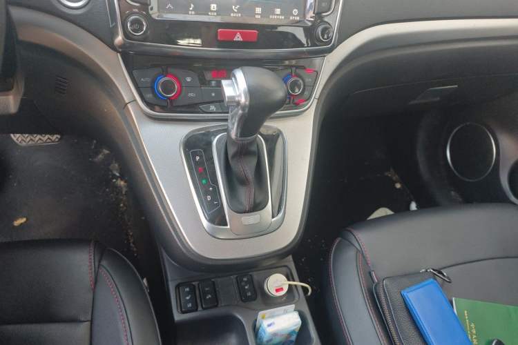 Used Haval H6 2017 Red-Label Sport Edition 1.5T Automatic Two-Wheel Drive Luxury Model Gear Lever