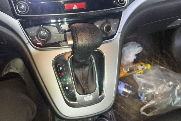 Used Haval H6 2017 Red-Label Sport Edition 1.5T Automatic Two-Wheel Drive Luxury Model Gear Lever