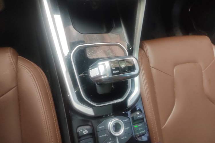 Used Haval H6 2017 Blue Label 2.0T Automatic Two-Wheel Drive Leading Model Gear Lever