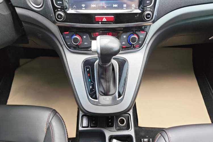 Used Haval H6 2017 Blue Label Sport Edition 1.5T Automatic Two-Wheel Drive Luxury Model Gear Lever