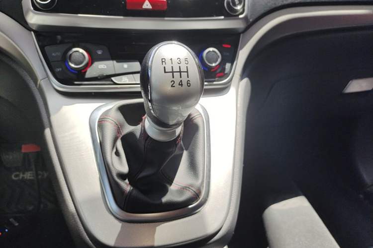 Used Haval H6 2017 Blue Label Sport Edition 1.5T Manual Two-Wheel Drive Elite Model Gear Lever