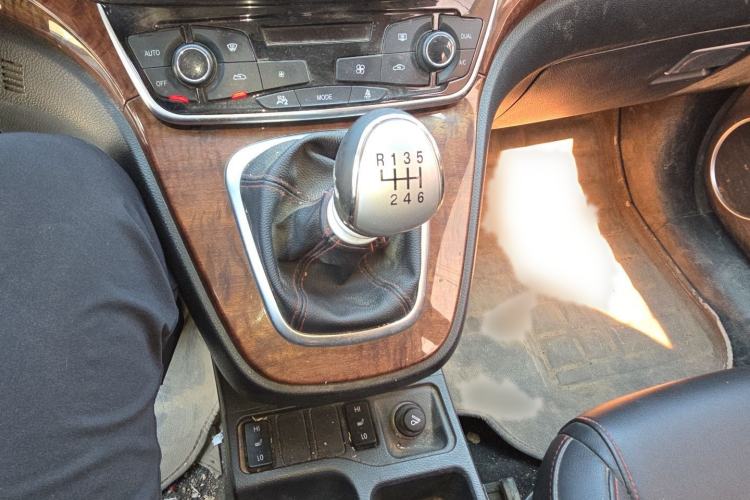 Used Haval H6 2017 Red-Label Sport Edition 1.5T Manual Two-Wheel Drive Elite Model Gear Lever