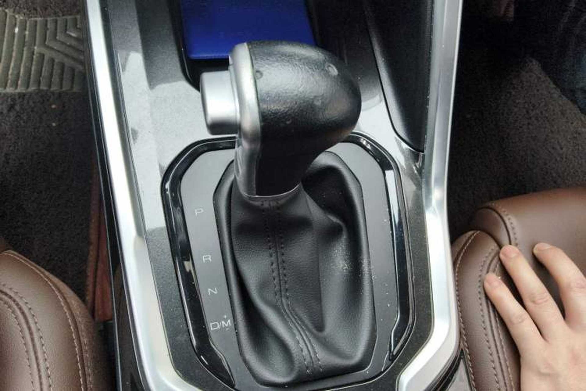 Used Haval H6 2017 Red-Label 1.5T Automatic Two-Wheel Drive Smart Edition Gear Lever