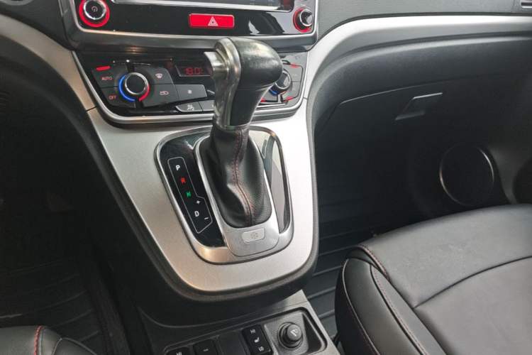 Used Haval H6 2017 Red-Label Sport Edition 1.5T Automatic Two-Wheel Drive Luxury Model Gear Lever