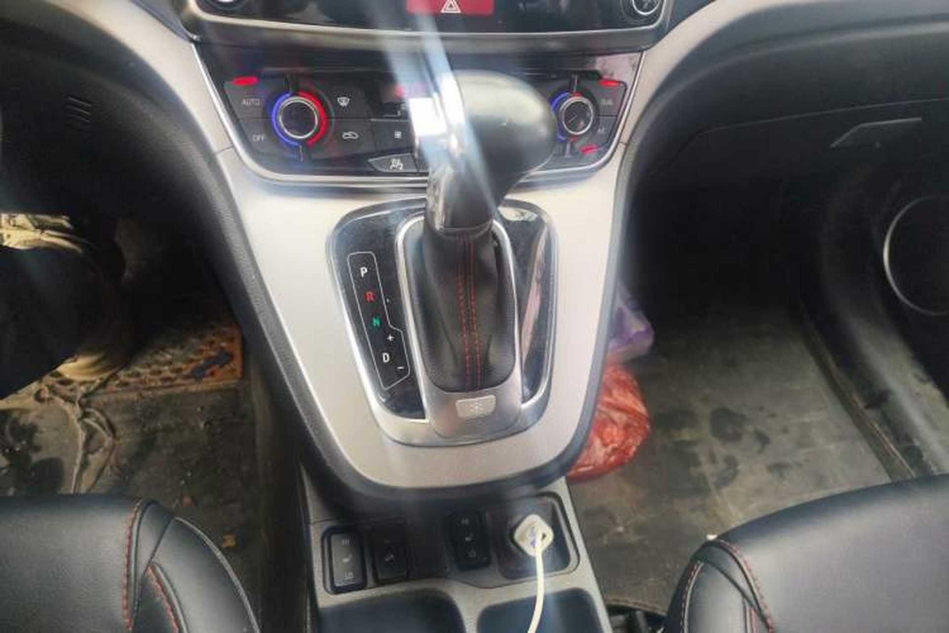Used Haval H6 2017 Blue Label Sport Edition 1.5T Automatic Two-Wheel Drive Luxury Model Gear Lever