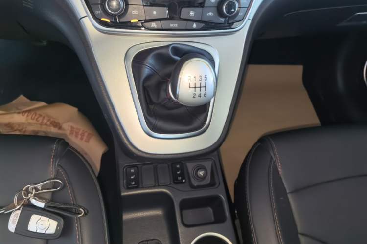Used Haval H6 2017 Blue Label Sport Edition 1.5T Manual Two-Wheel Drive Elite Model Gear Lever