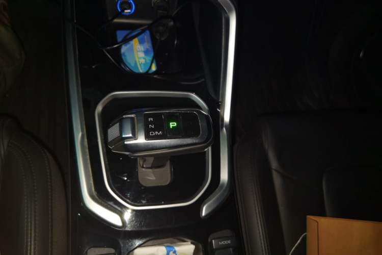 Used Haval H6 2017 Blue Label 2.0T Automatic Two-Wheel Drive Luxury Model Gear Lever