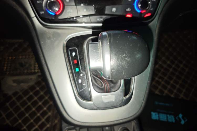 Used Haval H6 2017 Restyled Red-Label Sport Version 1.5T Automatic Two-Wheel Drive Luxury Trim Gear Lever