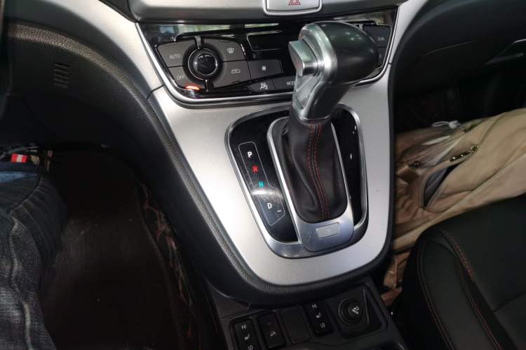 Used Haval H6 2017 Red-Label Sport Edition 1.5T Automatic Two-Wheel Drive Luxury Model Gear Lever