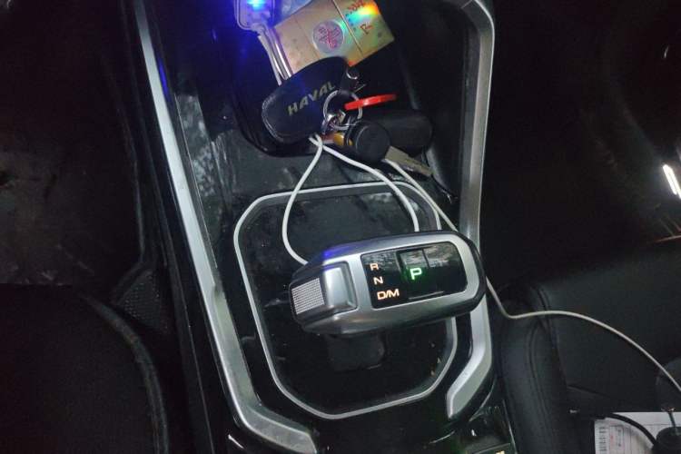 Used Haval H6 2017 Red Label 2.0T Automatic Two-Wheel Drive ZhiShang Model Gear Lever