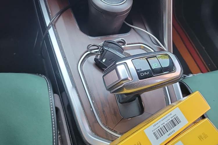 Used Haval H6 2017 Red Label 2.0T Automatic Two-Wheel Drive ZhiShang Model Gear Lever