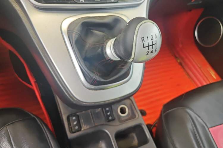 Used Haval H6 2017 Blue Label Sport Edition 1.5T Manual Two-Wheel Drive Elite Model Gear Lever