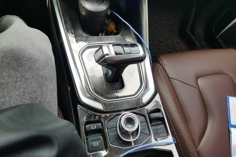 Used Haval H6 2017 Blue Label 2.0T Automatic Two-Wheel Drive Smart Edition Gear Lever