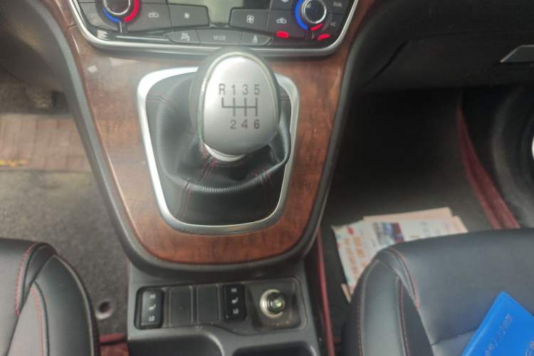 Used Haval H6 2017 Red-Label Sport Edition 1.5T Manual Two-Wheel Drive Elite Model Gear Lever