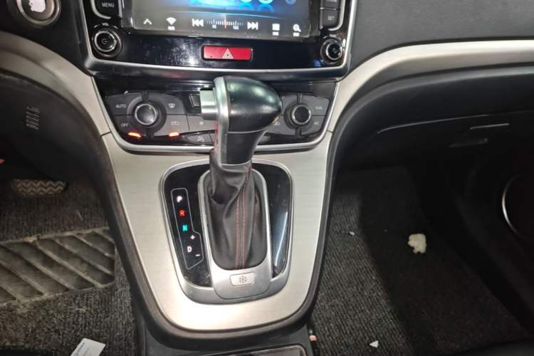 Used Haval H6 2017 Blue Label Sport Edition 1.5T Automatic Two-Wheel Drive Luxury Model Gear Lever