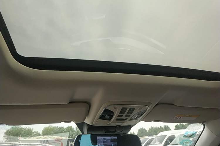 Used Haval H6 2017 Blue Label 2.0T Automatic Two-Wheel Drive Smart Edition Headliner