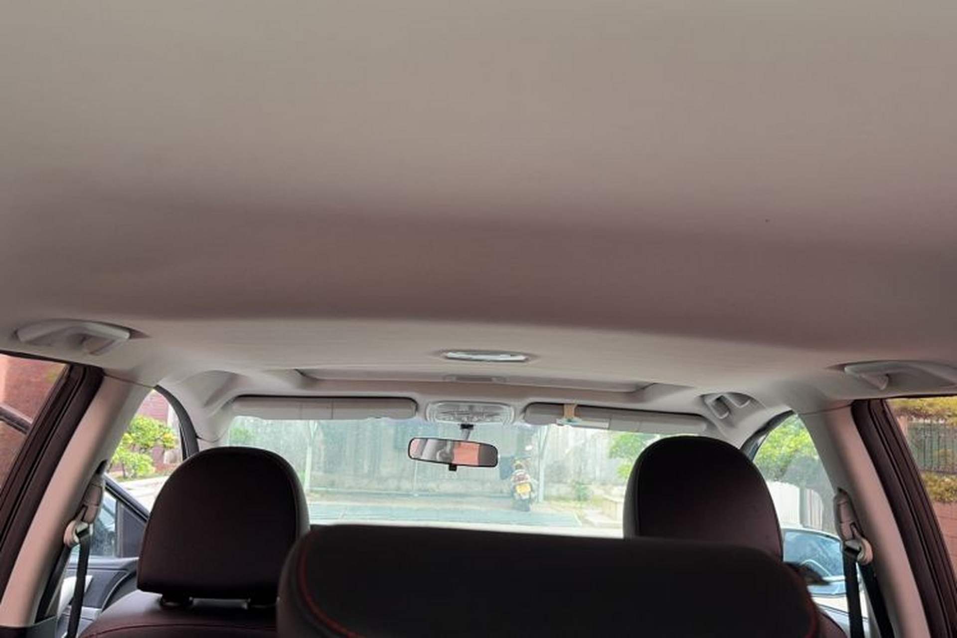 Used Haval H6 2017 Restyled Red-Label Sport Version 1.5T Automatic Two-Wheel Drive Luxury Trim Headliner