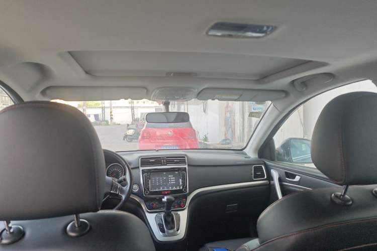 Used Haval H6 2017 Red-Label Sport Edition 1.5T Automatic Two-Wheel Drive Luxury Model Headliner