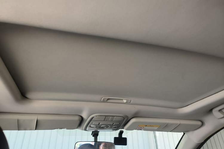 Used Haval H6 2017 Classic Edition 1.5T Automatic Two-Wheel Drive Urban Model Headliner