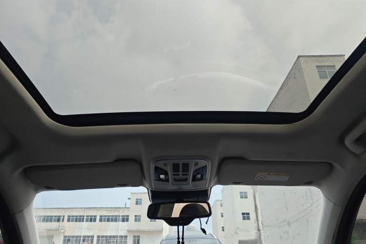 Used Haval H6 2017 Red Label 2.0T Automatic Two-Wheel Drive ZhiShang Model Headliner