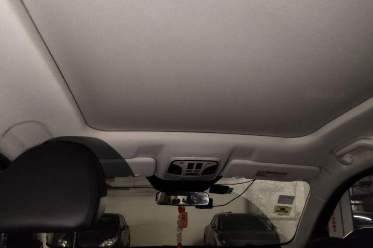 Used Haval H6 2017 Blue Label 1.3T Automatic Two-Wheel Drive Luxury Model Headliner