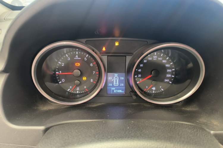 Used Haval H6 2017 Red-Label Sport Edition 1.5T Manual Two-Wheel Drive Elite Model Instrument Cluster