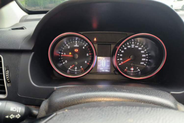 Used Haval H6 2017 Red-Label Sport Edition 2.0T Diesel Manual Two-Wheel Drive Elite Model China IV Standard Instrument Cluster