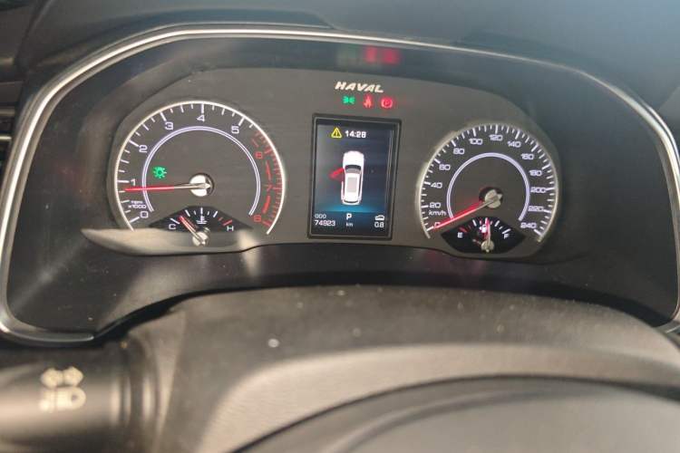 Used Haval H6 2017 Red Label 2.0T Automatic Two-Wheel Drive ZhiShang Model Instrument Cluster