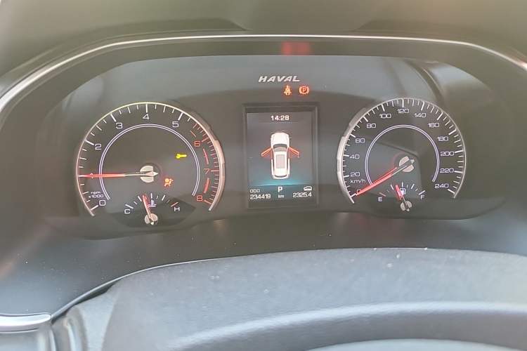 Used Haval H6 2017 Red Label 2.0T Automatic Two-Wheel Drive ZhiShang Model Instrument Cluster